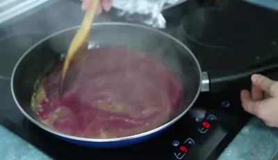 Magret de Pato con Salsa de Frutos Rojos: Receta Fácil