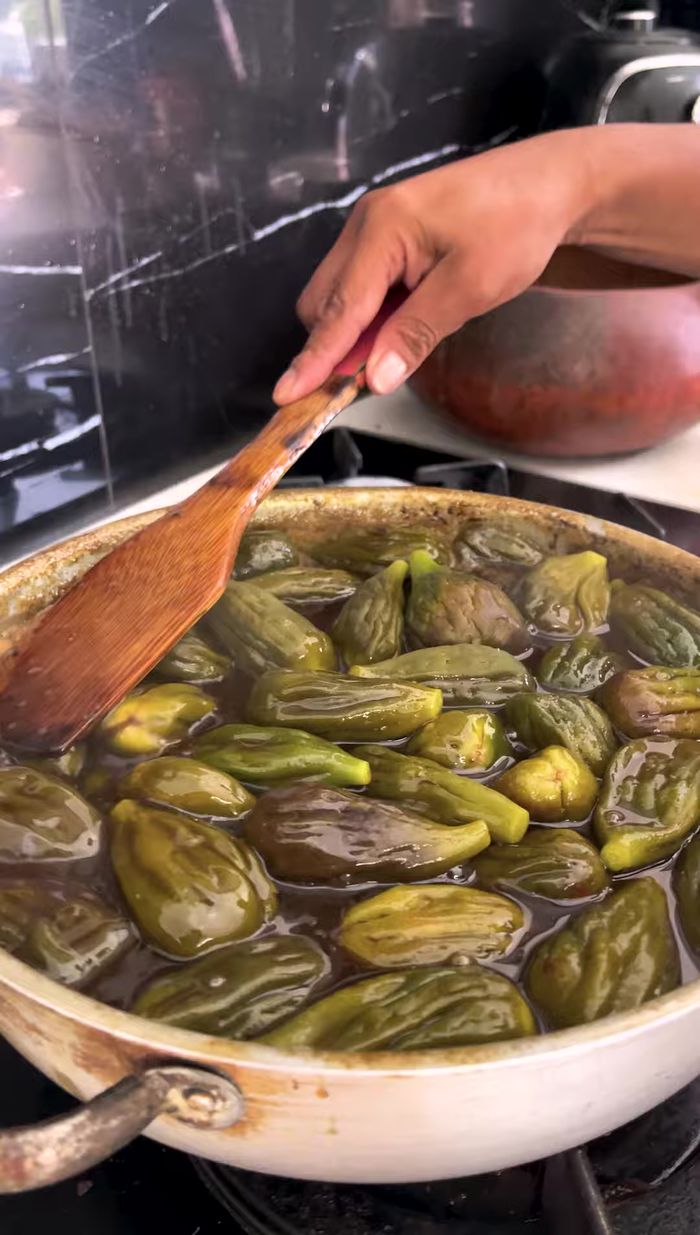 Cocinar a fuego lento durante una hora.