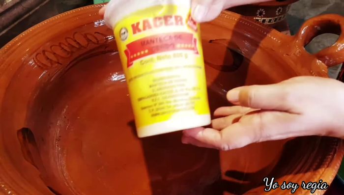 Freír la carne en aceite o manteca hasta que esté dorada. (300.99)