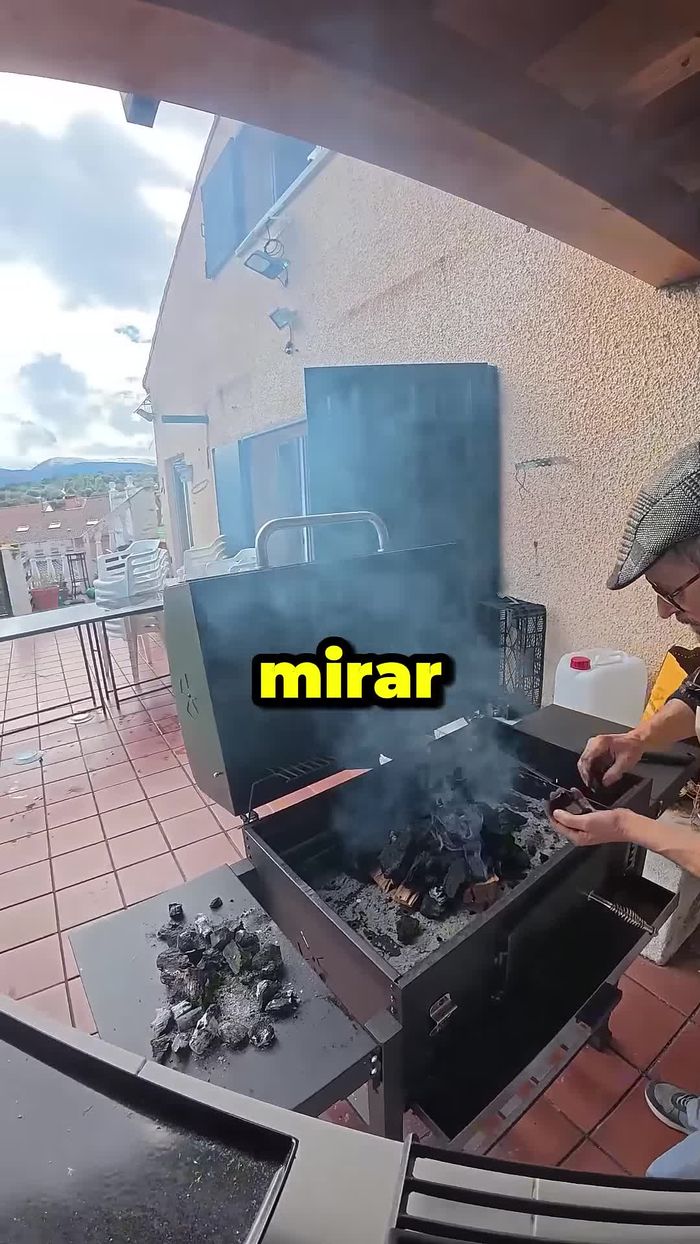 Retira las chuletas de la brasa cuando estén en su punto de cocción deseado.