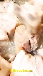 Chicharrón de Cerdo Peruano: Receta Casera ¡Crujiente y Jugoso!