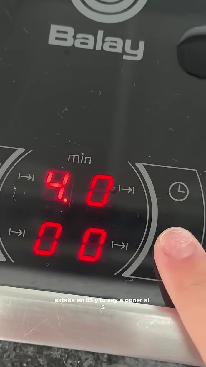 Aumentar el fuego a nivel 5, luego a nivel 9 hasta que hierva.