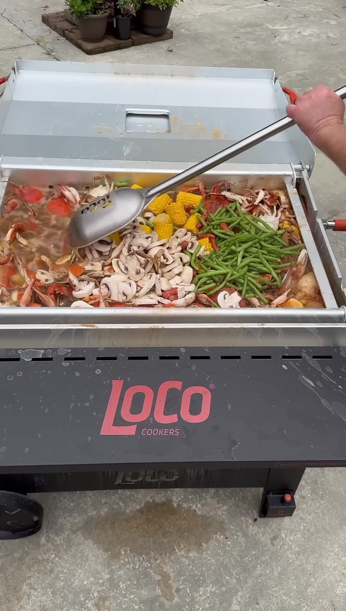 Dejar que los cangrejos absorban el sabor durante un tiempo.