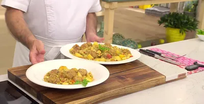 Receta de Sepia con Guisantes y Albóndigas: ¡Clásico Mar y Montaña!