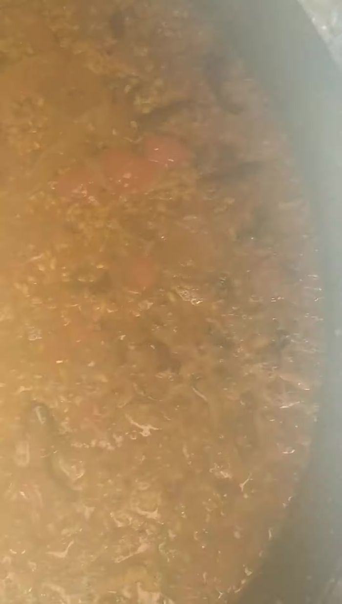 Cocinar el arroz hasta que esté listo (tiempo de cocción entre 15 y 17 minutos para el arroz J. Sendra). Tener en cuenta el nivel de sal y el tiempo de cocción.