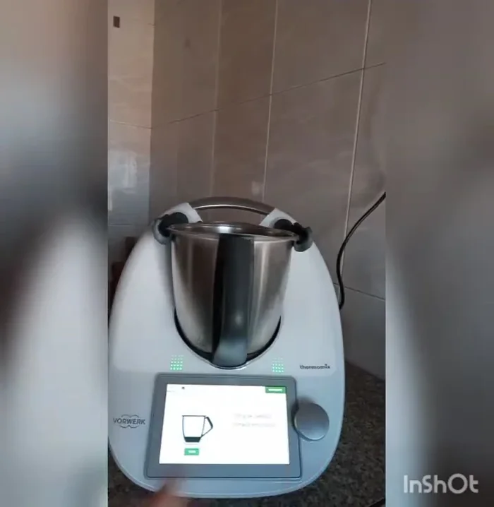 Añadir 100 g de cebolla cortada.