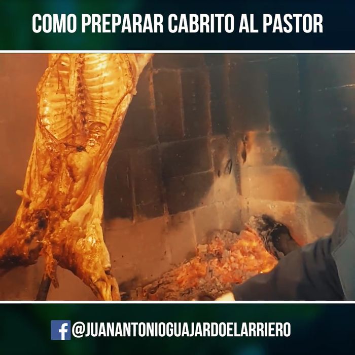 A partir de la quinta vuelta (aproximadamente 2 horas de cocción), dar vuelta al cabrito cada 15 minutos hasta que esté listo.
