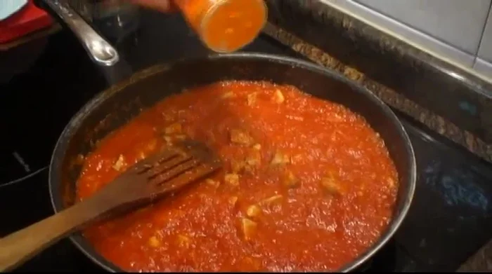 Opcional: Añadir colorante alimentario a los 15 minutos de cocción para mejorar el color de la carne. (193.239)
