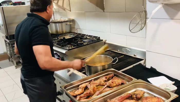 Horneamos de nuevo durante 25-30 minutos, o hasta que la carne esté tierna.