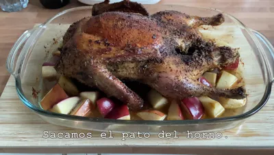 Receta de Pato Asado con Manzanas: ¡Crujiente y Delicioso!