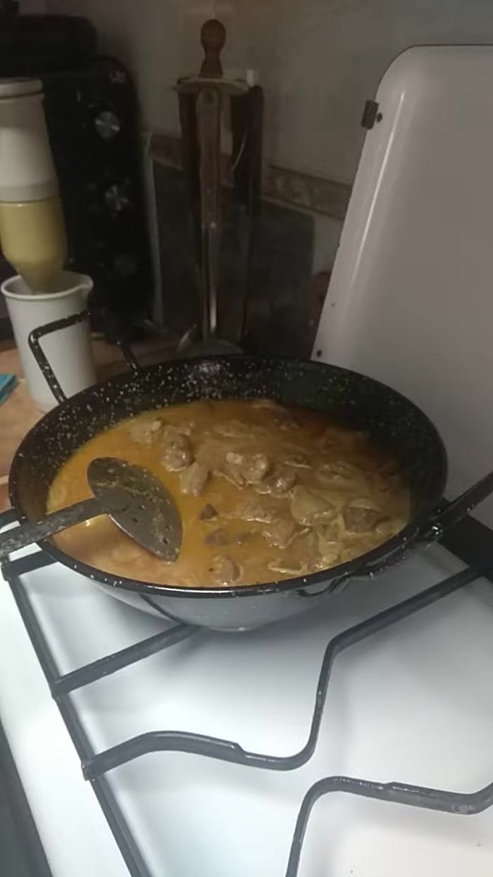 Una vez la carne esté tierna, retirar del fuego.