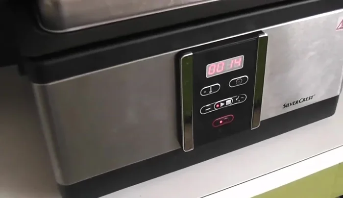 Preparar las codornices para cocción al vacío. (Se asume que ya se ha iniciado este proceso)