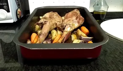 Piernas de Cabrito con Miel y Vino: Receta Fácil y Deliciosa