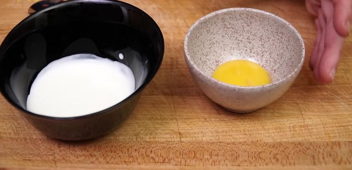 Mezclar una yema de huevo con 30ml de nata y una cucharadita de mostaza.