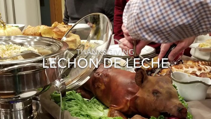 Preparar el relleno con limoncillo, cebolletas, hojas de laurel y sal.