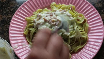 Tallarines Queso Azul y Bacon: Receta Fácil con Mambo