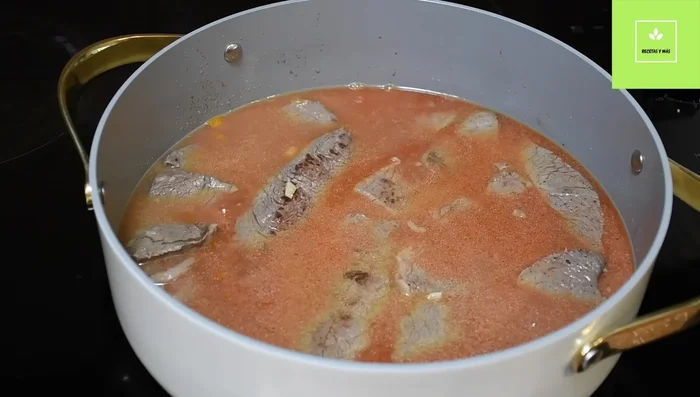 Cocinar la carne a fuego medio-alto durante aproximadamente 45 minutos.