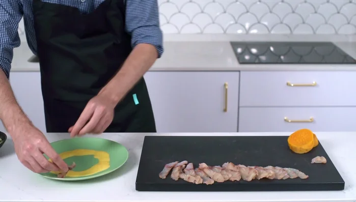 Cortar el boniato cocido en cubos de 1 cm aproximadamente.