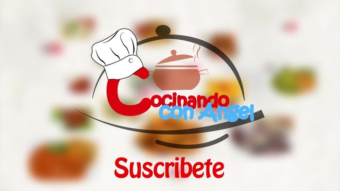 Cocer el pollo previamente con cebolla y sal. (Esto ya se ha hecho antes según el video).