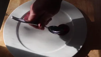 Pechuga de Pato con Frambuesas y Pimienta Rosa: Receta Fácil