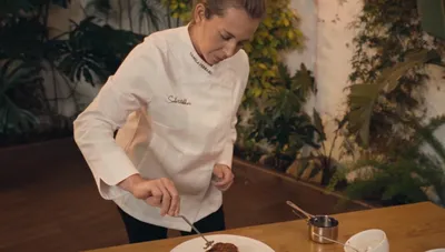 Paletilla de Cabrito con Alubias: Receta Andaluza Moderna
