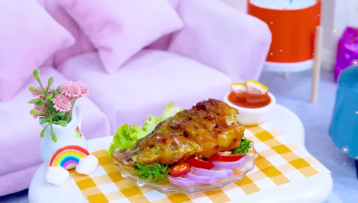 Servir: Servir la anguila y el pescado frito.